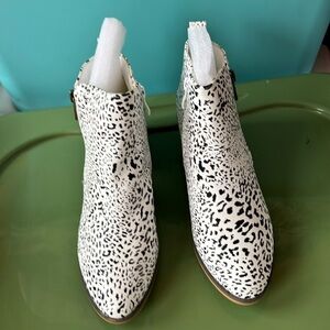 Stylish Black and White Ankle Boots. Never worn